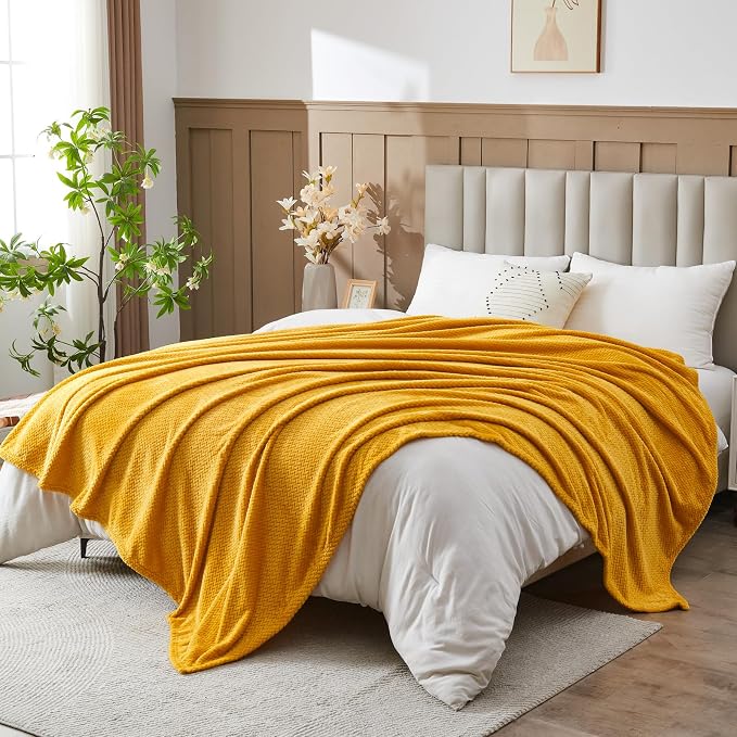 NEWCOSPLAY Fleece Leaves Pattern Queen Blanket, Mustard Yellow, 90"x90" | Super Soft Throw Blanket, Lightweight Cozy Bed Sofa Blanket, Premium Silky Flannel Fleece, Travel Blanket for All Season Use