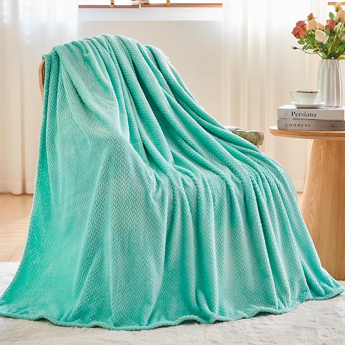 NEWCOSPLAY Fleece Leaves Pattern King Blanket, Aqua, 90"x110" | Super Soft Throw Blanket, Lightweight Cozy Bed Sofa Blanket, Premium Silky Flannel Fleece, Travel Blanket for All Season Use