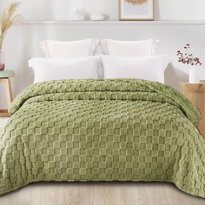 Exclusivo Mezcla 3D Checkered Fleece Queen Blanket for Bed, Olive Green | Super Soft and Cozy Fluffy Blanket, Lightweight, Breathable, Decorative Blanket for Living Room, Bedroom, All Season, 90"x90"