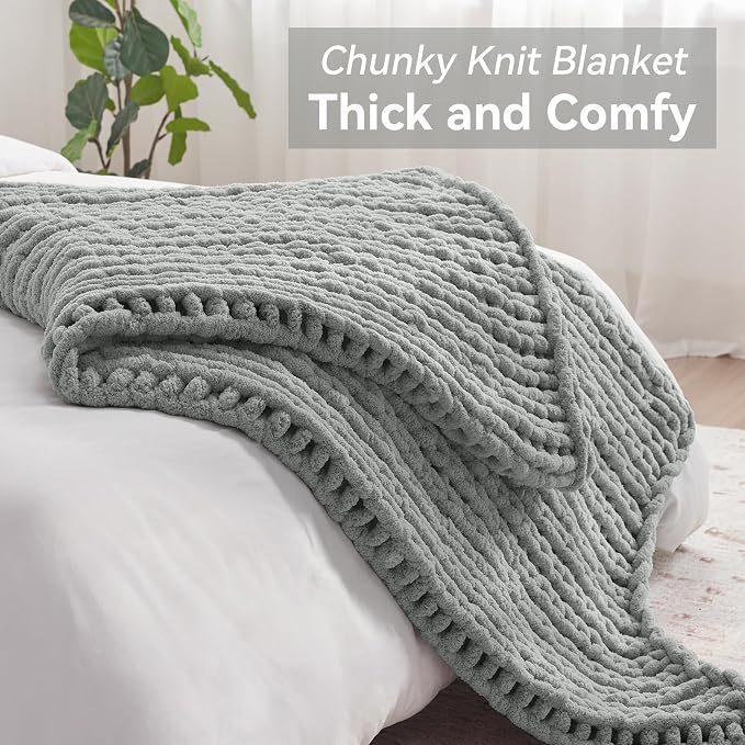 Negwoo Chunky Knit Throw Blanket, Knitted Throw Chenille Yarn, 40"*50" | Soft Thick Cable Knitted Blankets, Handmade Big Thick Blanket, Machine Washable Cute Comfy Blanket for Home Decor, Light grey