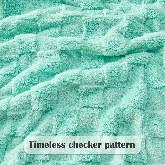 NEWCOSPLAY 3D Checkered Flannel Throw Blanket, Aqua Checkered, 50"x70" | Super Soft Cute Lightweight Decorative Premium Silky Fleece Blanket for Couch Sofa Bed, Gift for Women Men, All Season Use