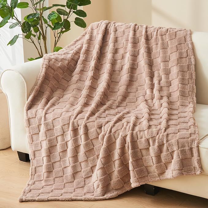 NEWCOSPLAY 3D Checkered Flannel Queen Blanket, Taupe Checkered, 90"x90" | Super Soft Cute Lightweight Decorative Premium Silky Fleece Blanket for Couch Sofa Bed, Gift for Women Men, All Season Use