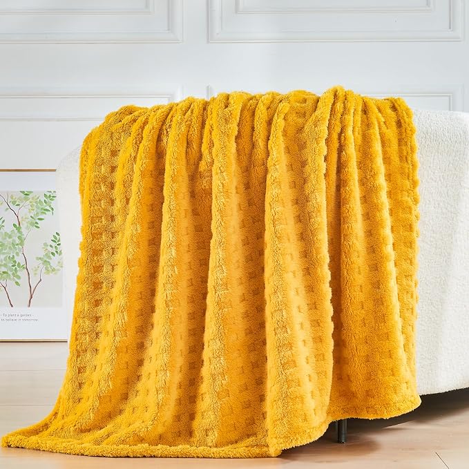NEWCOSPLAY 3D Waffle Checkered Flannel Throw Blanket, Yellow, 50"x70" | Super Soft Cute Lightweight Decorative Premium Silky Fleece Blanket for Couch Sofa Bed, Gift for Women Men, All Season Use