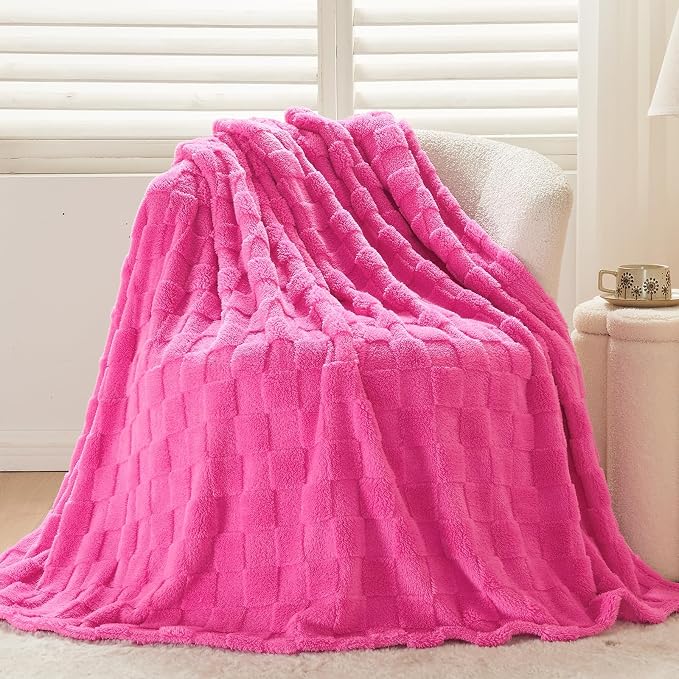 NEWCOSPLAY 3D Checkered Flannel King Blanket, Hot Pink Checkered, 90"x110" | Super Soft Cute Lightweight Decorative Premium Silky Fleece Blanket for Couch Sofa Bed, Gift for Women Men, All Season Use