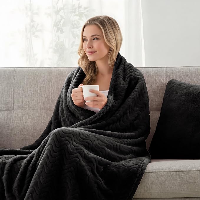 Exclusivo Mezcla Large Fleece Throw Blanket for Couch, Sofa, Black | 50"x70" Soft Breathable Lightweight Flannel Throws for Summer, Plush Cozy Jacquard Wave Blanket for Home Decor