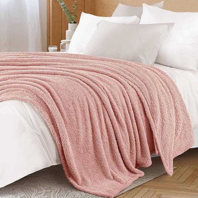 Exclusivo Mezcla Fleece Bed Blankets Queen Size for Bed, 90" x 90" | Super Soft and Cozy Fluffy Blanket for Women, Lightweight and Fuzzy Bedding for Bedroom , All Season, Pink