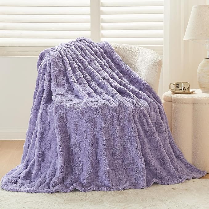 NEWCOSPLAY 3D Checkered Flannel Twin Blanket, Lavender Checkered, 60"x80" | Super Soft Cute Lightweight Decorative Premium Silky Fleece Blanket for Couch Sofa Bed, Gift for Women Men, All Season Use