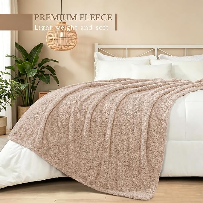 Exclusivo Mezcla Fleece Bed Blankets King Size for Bed, 90" x 104" | Super Soft and Cozy Fluffy Blanket for Women, Lightweight and Fuzzy Large Blanket for Bedroom , All Season, Camel
