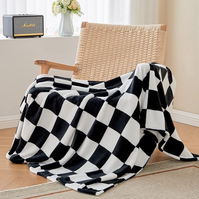 BEDELITE Plaid Fleece Twin Blanket, Black & White Checkered 60x80 Inches | 100% Polyester Microfibe, Soft, Lightweight, Warm, Classic Cherckerde Blanket, Room Decor, Machine Washable, for Couch Bed