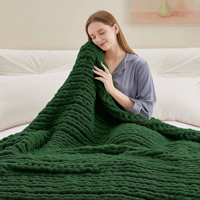 Negwoo Chunky Knit Throw Blanket, Knitted Throw Chenille Yarn, 80"*90" | Soft Thick Cable Knitted Blankets, Handmade Big Thick Blanket, Machine Washable Cute Comfy Blanket for Home Decor,Grass green