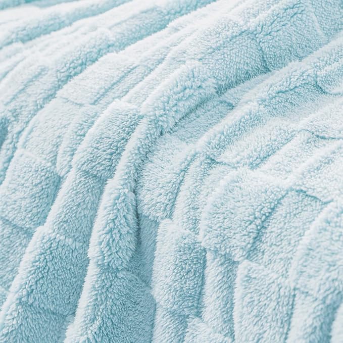 Exclusivo Mezcla 3D Checkered Fleece Throw Blanket for Couch, LCE Blue | Super Soft and Cozy Fluffy Throw, Lightweight and Breathable, Cute Fuzzy Blanket for Sofa, Home Decor, All Season, 50"x60"