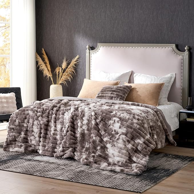 Cozy Bliss Faux Fur Throw Blanket for Couch, Cozy Warm Plush Striped Blanket for Sofa Bedroom Living Room, 90 * 90 Inches Tie-dye Grey