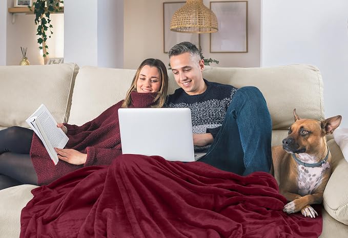 Utopia Bedding Soft Fleece Bed Blanket Twin Size Burgundy (60x80 Inch) | Microfiber Plush Warm Lightweight Breathable Cozy Blanket Anti-Static, All Season Use, Gift for Women and Men