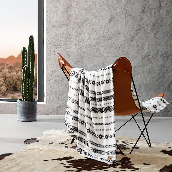 Wrangler - Blanket, Super Soft Plush Bedding, Yellowstone Inspired Throw Blanket for Couch or Bed (Diamond Trail Black, 50" x 70")