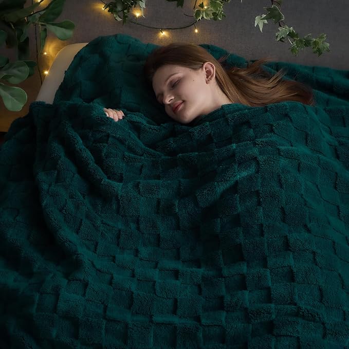 NEWCOSPLAY 3D Checkered Flannel King Blanket, Dark Teal, 90"x110" | Super Soft Cute Lightweight Decorative Premium Silky Fleece Blanket for Couch Sofa Bed, Gift for Women Men, All Season Use