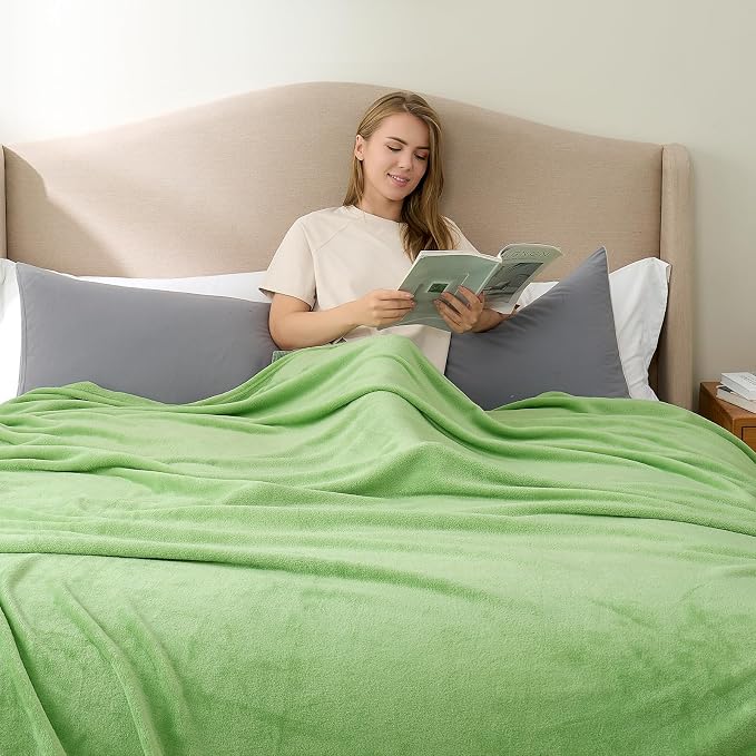 Hansleep Queen Grass Green Fleece Blanket, Soft Flannel Bed Blanket | Fuzzy Cozy Blanket 90x90 Inches, Multi-use for Bed, Sofa, Couch, Travel, Camping, All Season Warm Lightweight Cover