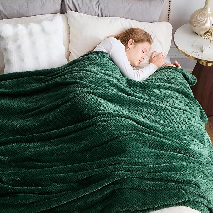 NEWCOSPLAY Fleece Leaves Pattern Queen Blanket, Dark Green, 90"x90" | Super Soft Throw Blanket, Lightweight Cozy Bed Sofa Blanket, Premium Silky Flannel Fleece, Travel Blanket for All Season Use
