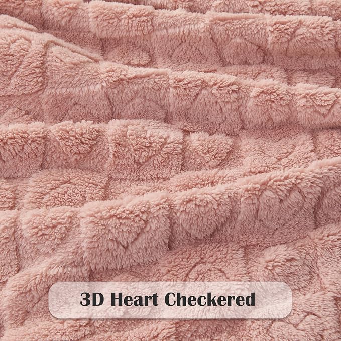 NEWCOSPLAY 3D Heart Checkered Flannel Throw Blanket, Pink Heart, 50"x70" | Super Soft Cute Lightweight Decorative Premium Silky Fleece Blanket for Couch Sofa Bed, Gift for Women Men, All Season Use