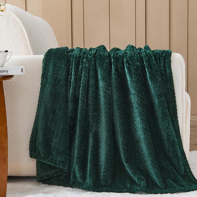 NEWCOSPLAY Fleece Leaves Pattern King Blanket, Forest Green, 90"x110" | Super Soft Throw Blanket, Lightweight Cozy Bed Sofa Blanket, Premium Silky Flannel Fleece, Travel Blanket for All Season Use