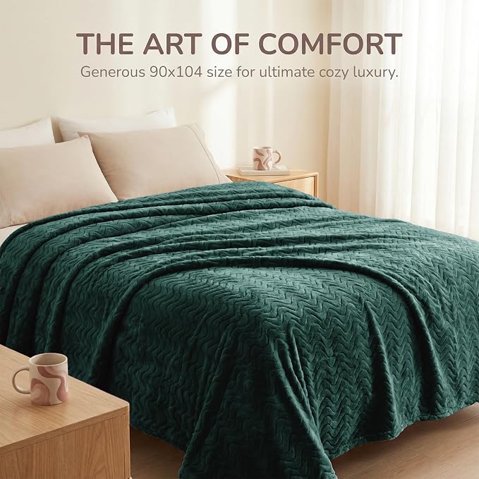 Exclusivo Mezcla Soft Fleece Blanket Twin Size for Bed, Sofa, Forest Green | 90"x66" Breathable Lightweight Flannel Blanket for Summer, Plush Cozy Jacquard Wave for Home Decor