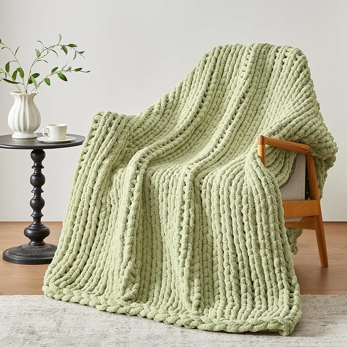 Negwoo Chunky Knit Throw Blanket, Knitted Throw Chenille Yarn, 30"*40" | Soft Thick Cable Knitted Blankets, Handmade Big Thick Blanket, Machine Washable Cute Comfy Blanket for Home Decor,Light green