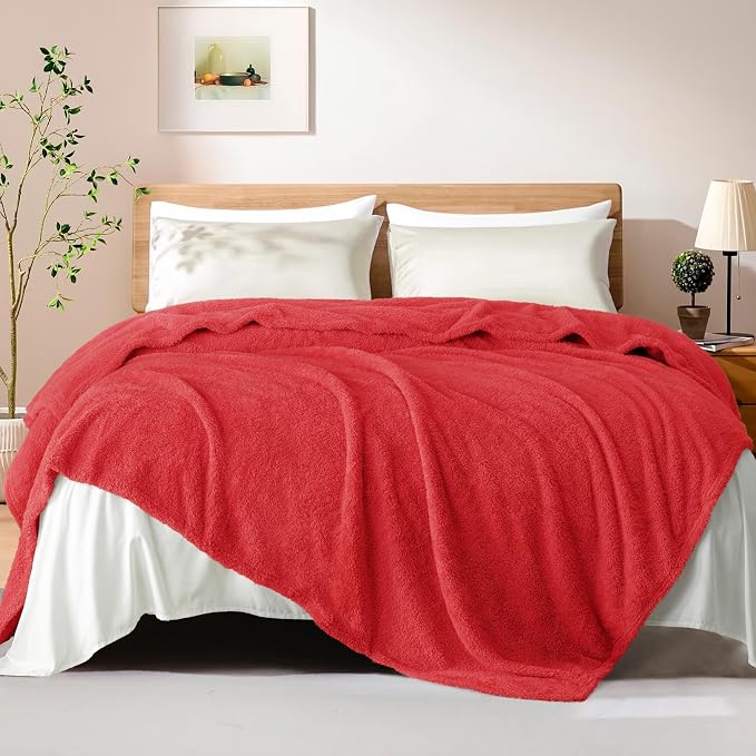 Exclusivo Mezcla Fleece Bed Blankets King Size for Bed, 90" x 104" | Super Soft and Cozy Fluffy Blanket for Women, Lightweight and Fuzzy Large Blanket for Bedroom , All Season, Red