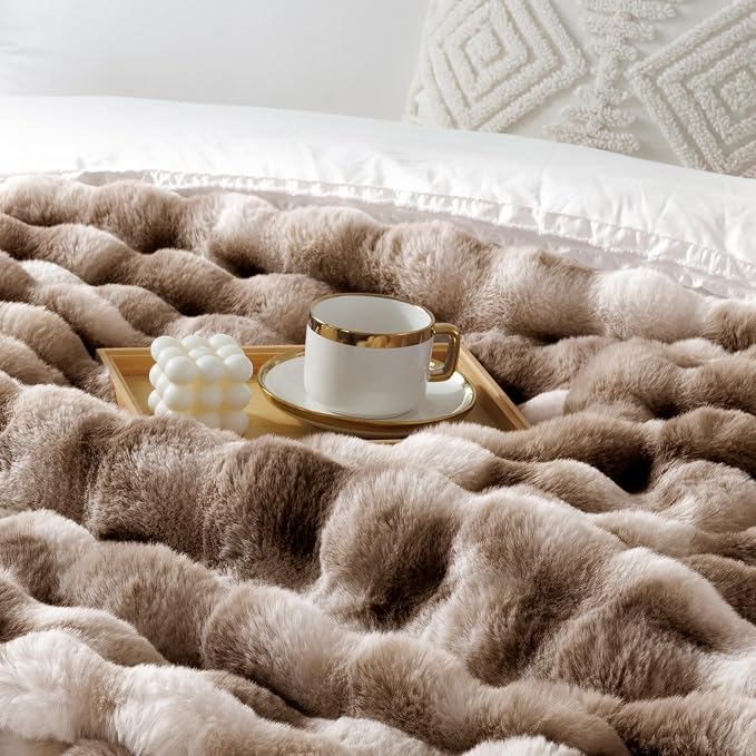 Luxury 1000GSM Rabbit Faux Fur Blanket, Super Heavy Warm Cozy Brown Blankets for Couch Bed Sofa, Ruched Plush Fuzzy Elegant Soft Reversible Mink Blanket for Living Room Bedroom, 90" x 90"