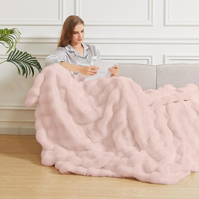 ORINOVA Pink Faux Fuzzy Fur King Size Throw Blanket 90x108 Cozy Furry Throw Rabbit Fur Blanket for Bed Soft Fluffy Blanket King for Living Room Bedroom Home Gifts 1000 GSM