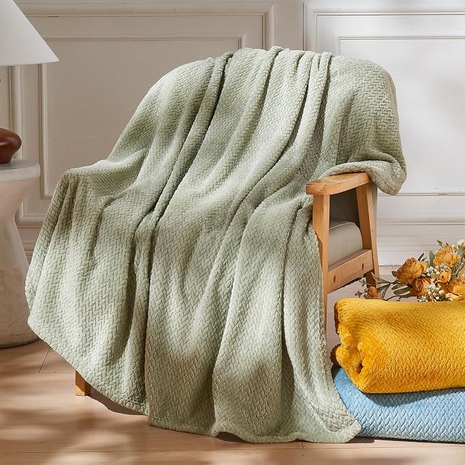NEWCOSPLAY Fleece Leaves Pattern Throw Blanket, Sage Green, 50"x60" | Super Soft Throw Blanket, Lightweight Cozy Bed Sofa Blanket, Premium Silky Flannel Fleece, Travel Blanket for All Season Use