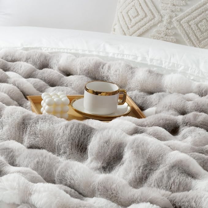 Luxury 1000GSM Rabbit Faux Fur Blanket, Super Heavy Warm Cozy Brown Blankets for Couch Bed Sofa, Ruched Plush Fuzzy Elegant Soft Reversible Mink Blanket Living Room Bedroom, 90" x 90"