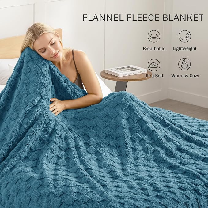 Exclusivo Mezcla 3D Checkered Fleece Twin Blanket for Bed, Slate Blue | Super Soft and Cozy Fluffy Bed Blanket, Cute Fuzzy Blanket for Teens Back to School, Dorm Essentials, All Season, 60"x80"