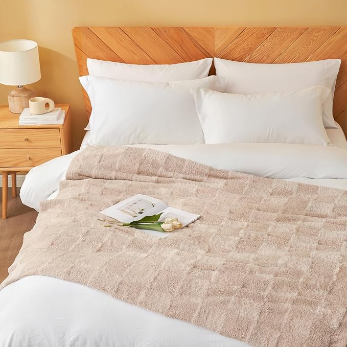 Snuggle Sac Checkered Throw Blanket Faux Fur Microfiber Blankets for Couch,Cozy Soft Warm Blanket for Sofa Bedroom Living Room,Solid Beige,50x60 inches