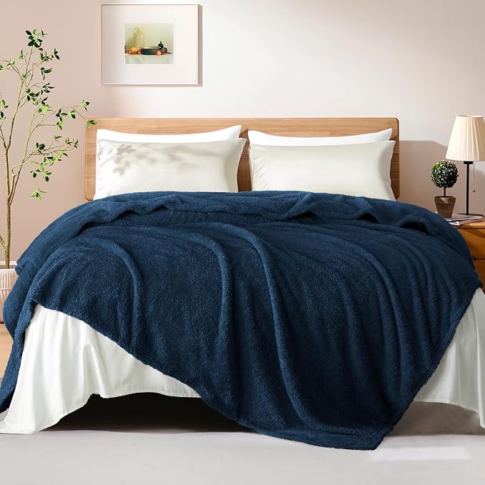 Exclusivo Mezcla Fleece Bed Blankets Queen Size for Bed, 90" x 90" | Super Soft and Cozy Fluffy Blanket for Women, Lightweight and Fuzzy Bedding for Bedroom , All Season, Navy Blue