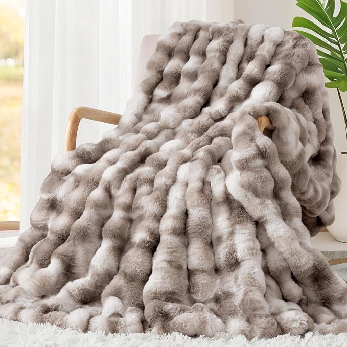 Luxury 1000GSM Faux Rabbit Fur Throw Blanket, Super Heavy Warm Cozy Brown Blankets for Couch Bed Sofa, Ruched Plush Fuzzy Elegant Soft Reversible Mink Blanket for Living Room Bedroom