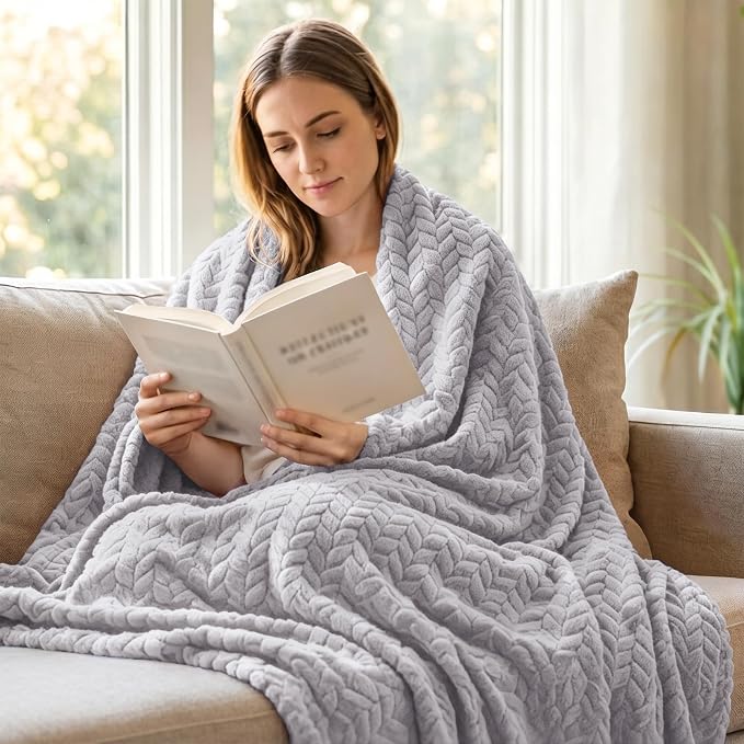 Exclusivo Mezcla Soft Fleece Bed Blanket King Size, 90”x104”, Light Grey | Cozy Fluffy Lightweight Blankets for Summer, Decorative Plush Flannel Throws for Living room, Bedroom with Leaves Pattern