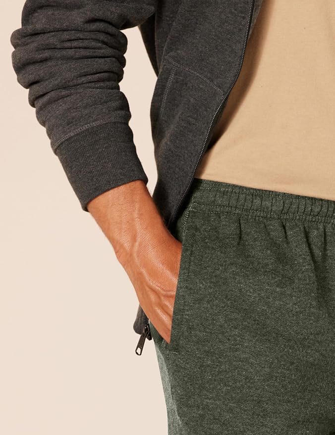 Amazon Essentials Men's Relaxed Straight Leg Fleece Open Bottom Sweatpant (Available in Big & Tall)