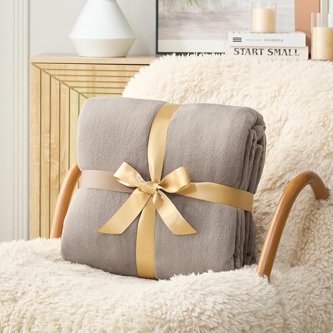 Hansleep Throw XL Mocha Brown Fleece Blanket, Soft Flannel Bed Blanket | Fuzzy Cozy Blanket 50x70 Inches, Multi-use for Bed, Sofa, Couch, Travel, Camping, All Season Warm Lightweight Cover