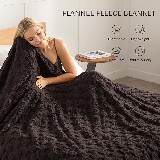 Exclusivo Mezcla 3D Checkered Fleece Twin Blanket for Bed, Coffee | Super Soft and Cozy Fluffy Bed Blanket, Cute Fuzzy Blanket for Teens Back to School, Dorm Essentials, All Season, 60"x80"