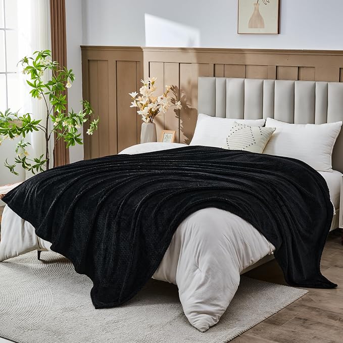 NEWCOSPLAY Fleece Leaves Pattern Queen Blanket, Black, 90"x90" | Super Soft Throw Blanket, Lightweight Cozy Bed Sofa Blanket, Premium Silky Flannel Fleece, Travel Blanket for All Season Use