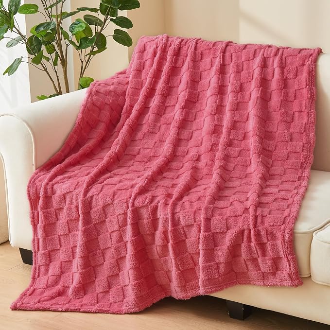 NEWCOSPLAY 3D Checkered Flannel Twin Blanket, Coral Pink, 60"x80" | Super Soft Cute Lightweight Decorative Premium Silky Fleece Blanket for Couch Sofa Bed, Gift for Women Men, All Season Use