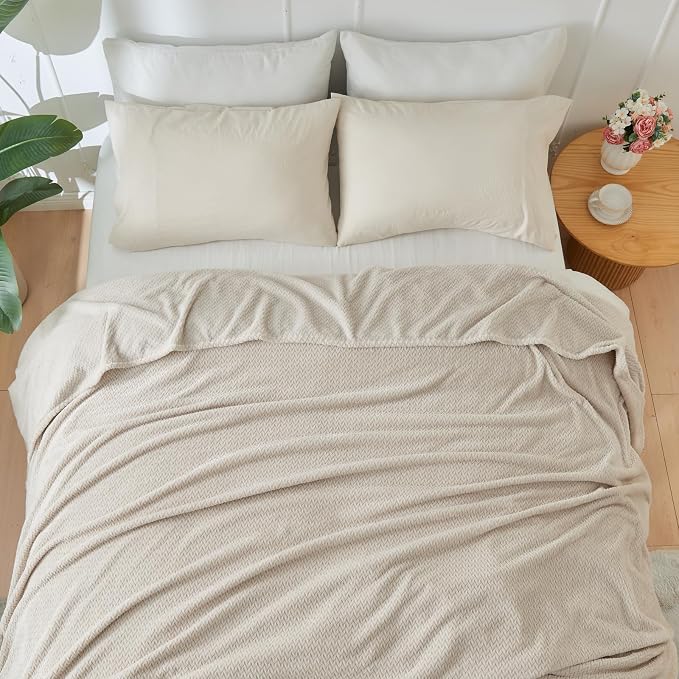 NEWCOSPLAY Fleece Leaves Pattern King Blanket, Linen, 90"x110" | Super Soft Throw Blanket, Lightweight Cozy Bed Sofa Blanket, Premium Silky Flannel Fleece, Travel Blanket for All Season Use