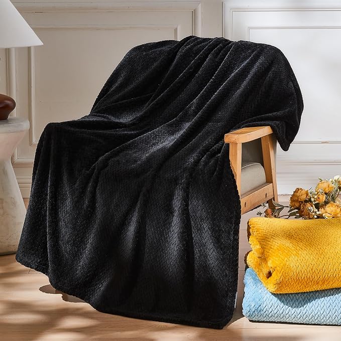 NEWCOSPLAY Fleece Leaves Pattern Queen Blanket, Black, 90"x90" | Super Soft Throw Blanket, Lightweight Cozy Bed Sofa Blanket, Premium Silky Flannel Fleece, Travel Blanket for All Season Use