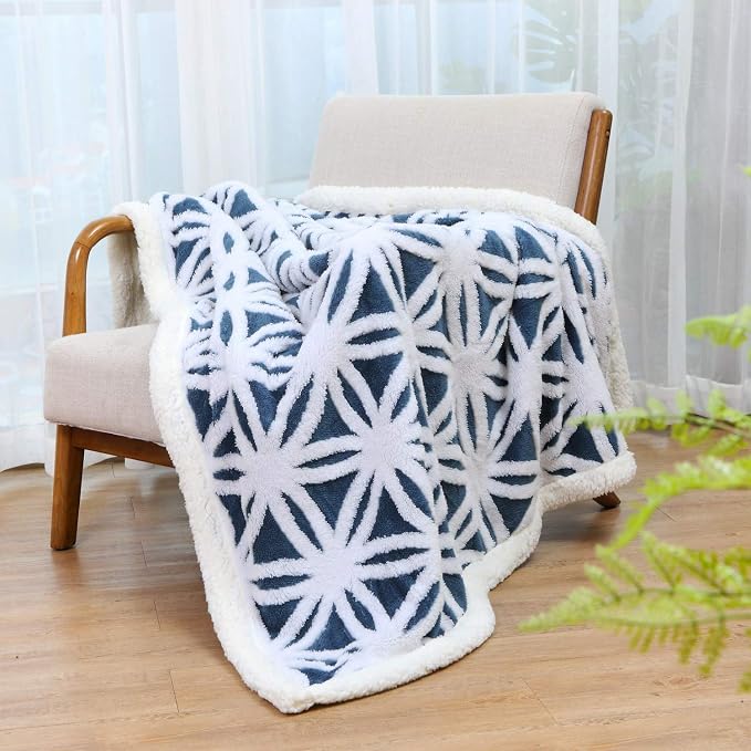 LOMAO Sherpa Fleece Blanket Gifts for Mom Dad Cozy Soft Throw Blanket for Women Men Birthday Gifts Dual Sided Couch Sofa Bed Blanket (Navy, 90''x110'')