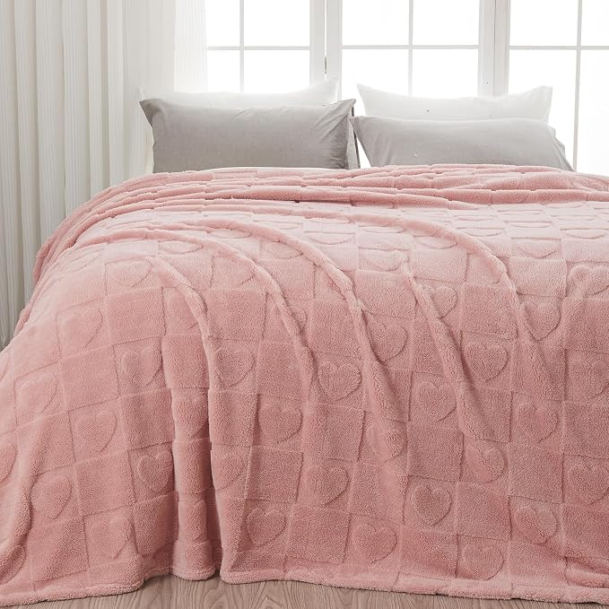 NEWCOSPLAY 3D Heart Checkered Flannel Queen Blanket, Pink Love, 90"x90" | Super Soft Cute Lightweight Decorative Premium Silky Fleece Blanket for Couch Sofa Bed, Gift for Women Men, All Season Use