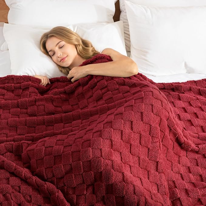 Exclusivo Mezcla 3D Checkered Fleece Queen Blanket for Bed, Burgundy | Super Soft and Cozy Fluffy Blanket, Lightweight, Breathable, Decorative Blanket for Living Room, Bedroom, All Season, 90"x90"