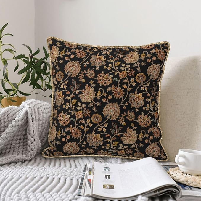 Vintage Tapestry Velvet Pillow Covers 18x18 In Black Brown Bohemian Boho Carpet Throw Pillows for Couch Soft Cushion Covers Pillowcase Rustic Retro Rug Pillow Cases for Sofa Bed Living Room Outdoor