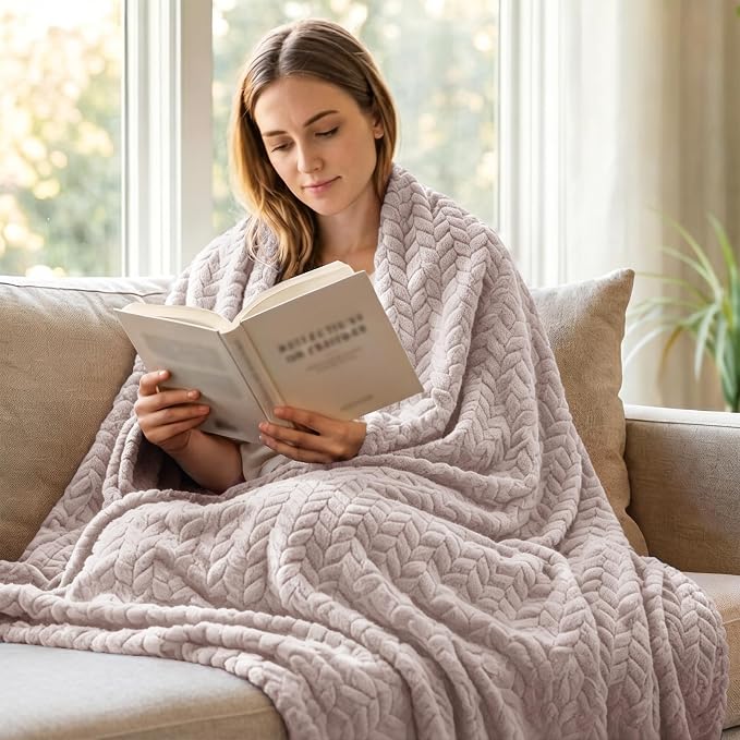 Exclusivo Mezcla Soft Fleece Bed Blanket Twin Size, 90”x66”, Camel | Cozy Fluffy Lightweight Blankets for Summer, Decorative Plush Flannel Throws for Living room, Bedroom with Leaves Pattern