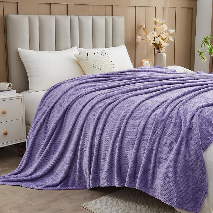 NEWCOSPLAY Fleece Leaves Pattern Queen Blanket, Lavender, 90"x90" | Super Soft Throw Blanket, Lightweight Cozy Bed Sofa Blanket, Premium Silky Flannel Fleece, Travel Blanket for All Season Use