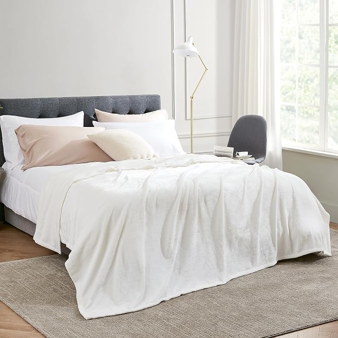 Hansleep Twin White Fleece Blanket, Soft Flannel Bed Blanket | Fuzzy Cozy Blanket 60x80 Inches, Multi-use for Bed, Sofa, Couch, Travel, Camping, All Season Warm Lightweight Cover
