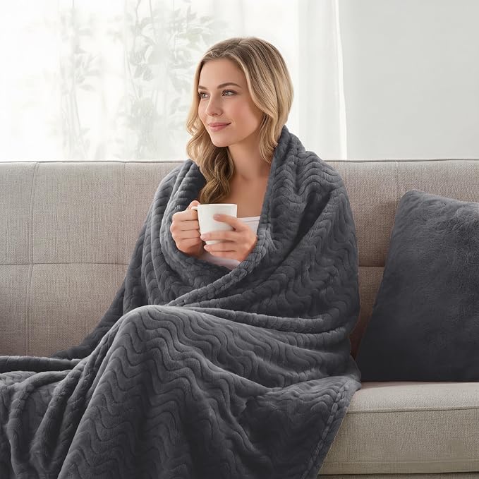 Exclusivo Mezcla Large Fleece Throw Blanket for Couch, Sofa, Dark Grey | 50"x70" Soft Breathable Lightweight Flannel Throws for Summer, Plush Cozy Jacquard Wave Blanket for Home Decor